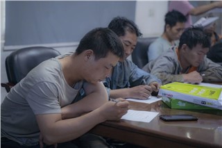 朝陽(yáng)集團(tuán)開(kāi)展行車(chē)和有限作業(yè)空間安全操作培訓(xùn)、道路交通安全培訓(xùn)